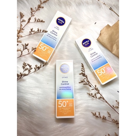 Kem �Chống Nắng NIVEA SUN UV Face Shine Control 50ml Chính Hãng Úc