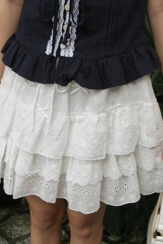 V3996 - V ngắn tầng xô thêu đính nơ