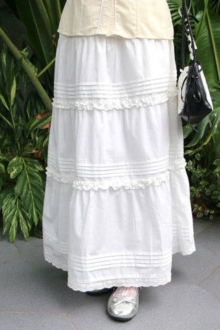 V3989 - V dài bèo xếp li lưng thun phối ren