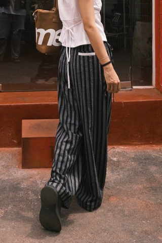 Q8447 - Q sọc dài đính nơ 2 bên