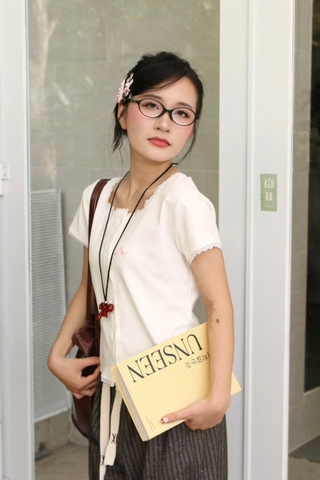 A28323 - A thun phối ren thêu Flord