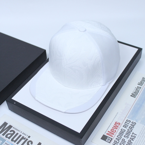 Nón Snapback Họa Tiết Hoa Văn Trắng - M05
