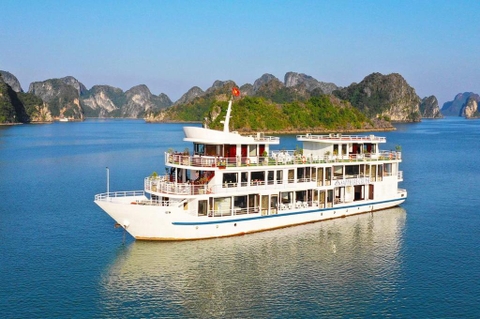 Tour Du thuyền Vịnh Hạ Long - Lan Hạ | Du thuyền 5 sao Halong Sapphire Cruise