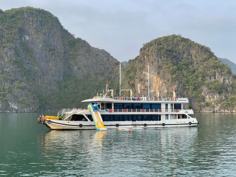 Tour Vịnh Lan Hạ 1 ngày - Du thuyền Cát Bà Dream Cruise 5 sao
