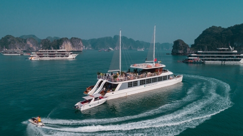 Tour Vịnh Lan Hạ 1 Ngày - Du thuyền Catamaran Cát Bà 5 sao