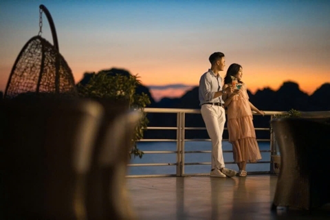 Tour Ngắm Hoàng Hôn Và Ăn Tối Trên Vịnh Lan Hạ | Du thuyền Daiichi Cruise 4 sao