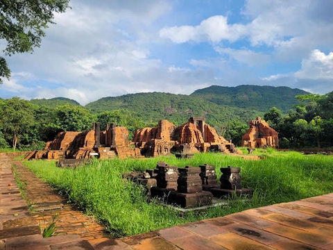 Tour Thánh Địa Mỹ Sơn khởi hàng hàng ngày từ Đà Nẵng