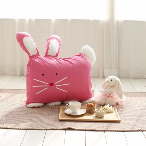 Vỏ gối Milo & Gabby được làm từ chất liệu gì?