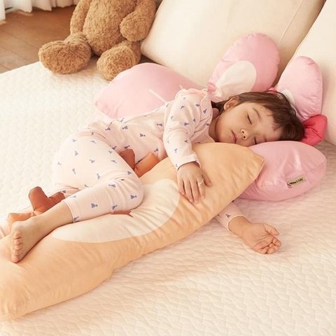 Lợi ích bất ngờ từ gối ôm đối với trẻ