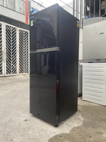 Tủ lạnh cũ Toshiba 233 lít (GR-A28VM) inverter tiết kiệm điện mới 98%