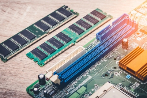 Laptop 2026 TĂNG GIÁ SỐC: Không phải do hãng – Thủ phạm là thứ này!