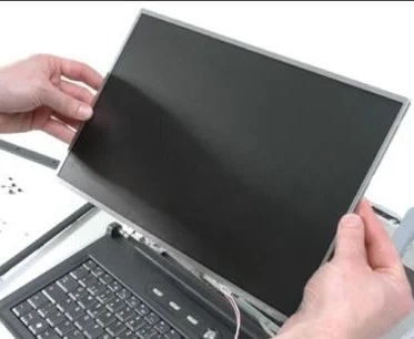 Hướng dẫn bạn đọc cách thay màn hình cho laptop
