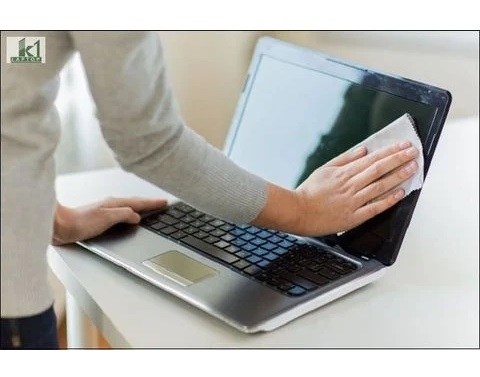 Cách Vệ Sinh Màn Hình Laptop Như Thế Nào Mới Là Chuẩn Nhất? Xem ngay tại đây