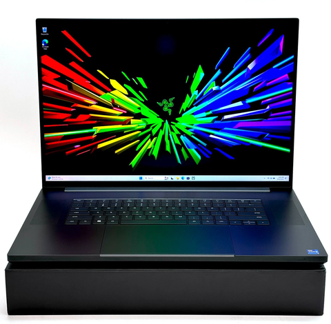Laptop Razer Blade 18 - Core i9 13950HX RAM 16GB Nvidia RTX 4060 18 inch QHD+ 240Hz