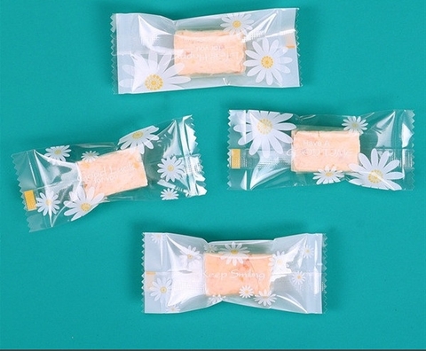 Túi kẹo hoa cúc mẫu  5,5x8,5cm