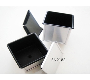 SANNENG Khuôn gối vuông phủ CD trong SN2182 (10*10*10cm)