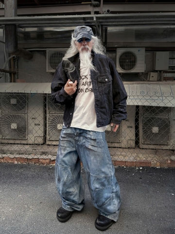 Black coated wide pants