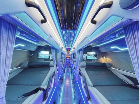 Bus Phong Nha to Ha Long | VIP Cabin