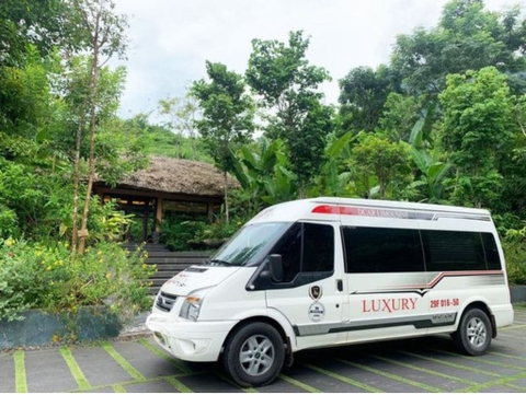 Hanoi to Mai Chau Limousine minivan 11 seater