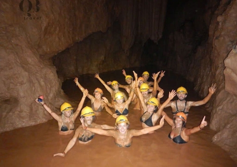 Quang Binh Day Tour: Discover Paradise Cave and Dark Cave