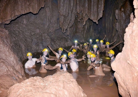 Quang Binh Day Tour: Discover Phong Nha Cave and Dark Cave