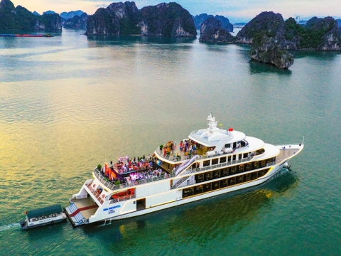 Sunset Viewing and Dinner on Sea Octopus Cruise - Halong Bay