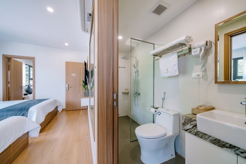 High Floor Interconnecting Rooms