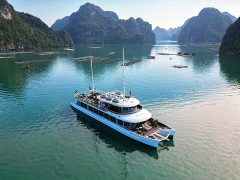 Lan Ha Bay Day Tour | The Catba Catamaran 5-star Cruise