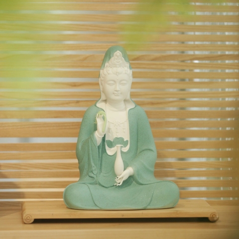 Tượng Quan Âm cầm dương liễu