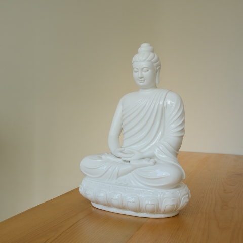 Tượng Thích Ca ngự đài sen 46,5cm