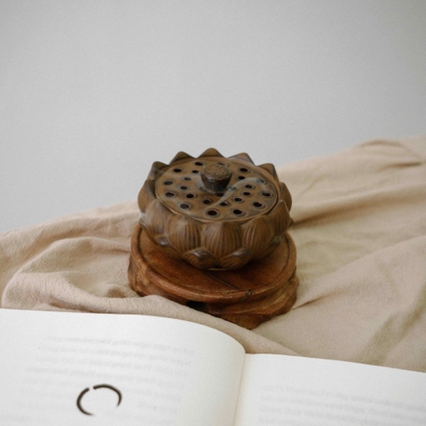 Lư trầm hoa sen nâu