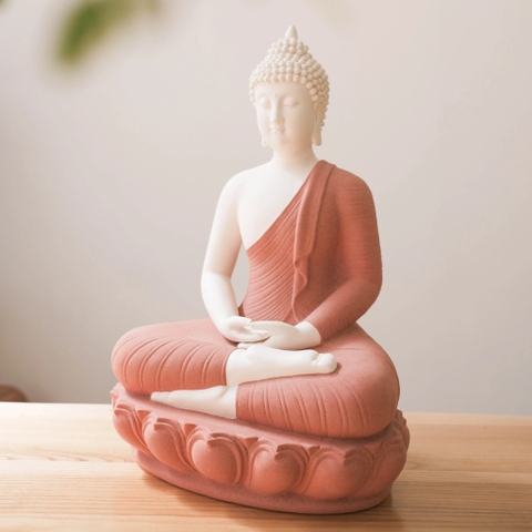 Tượng Thích Ca áo hồng