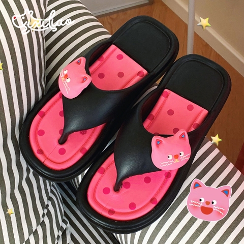 Dép xỏ ngón đen hồng chấm bi, charm hình mèo
