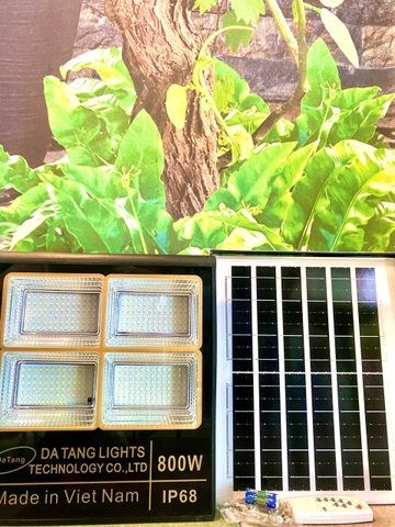 Đèn năng lượng mặt trời 800W chuẩn chống nước IP68 ( Made in VietNam)