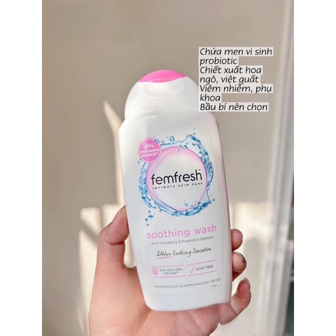 Dung dịch vệ sinh hằng ngày Femfresh Soothing Wash (hồng) bản Úc chai 250ml