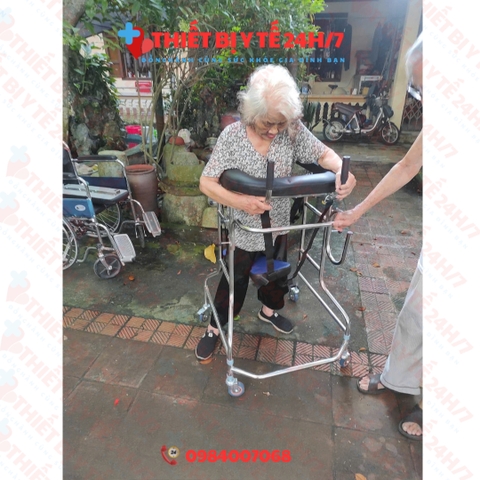 KHUNG TẬP ĐI CÓ GHẾ NGỒI CHO NGƯỜI BỊ TAI BIẾN