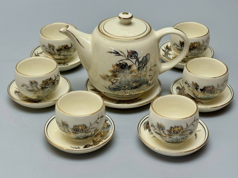 Bộ ấm trà tròn hoa sen Chu Đậu vẽ vàng