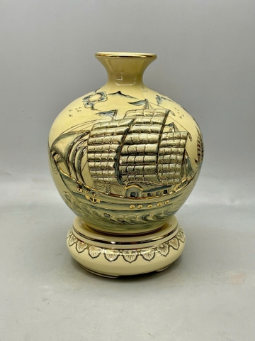 Bình hút lộc thuận buồm xuôi gió H30 đắp nổi vẽ vàng 24k gốm Chu Đậu