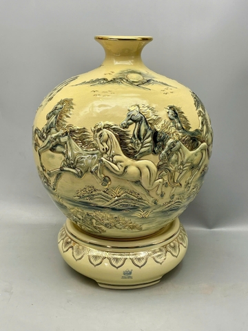 Bình hút tài lộc mã đáo thành công đắp nổi H45 vẽ vàng 24k gốm Chu Đậu