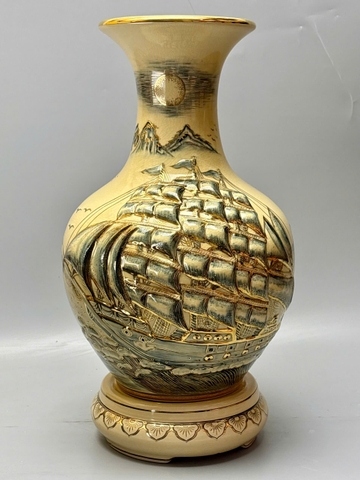 Bình phú quý  thuận buồm xuôi gió vịnh hạ long đắp nổi vẽ vàng 24k gốm Chu Đậu