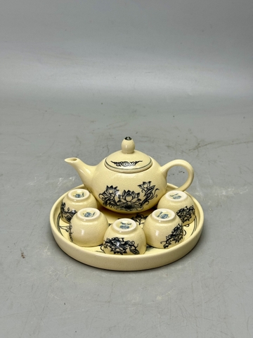 BỘ ẤM TRÀ THỜ HOẠ TIẾT SEN GỐM CHU ĐẬU TRUYỀN THỐNG