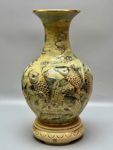 Bình phú quý Cá Chép Hóa Rồng đắp nổi vân mây vẽ vàng 24k gốm Chu Đậu