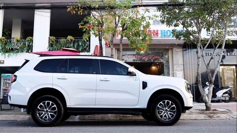 Cho Thuê Xe Ford Everest