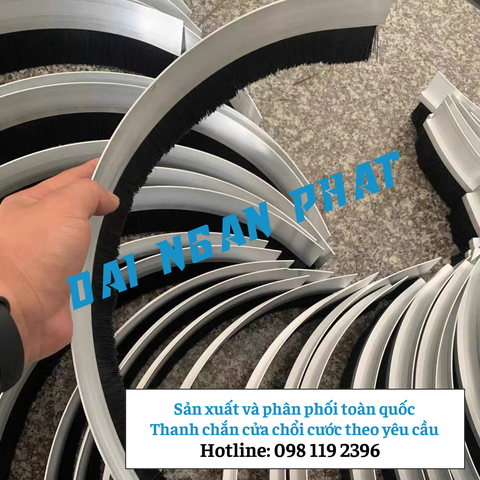 Sản Xuất Thanh cước chải, ron chắn chân cửa gạt bụi đế nhôm theo yêu cầu