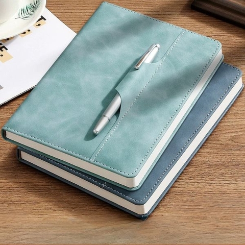 [ Set 2 Quyển ] Sổ Bìa Da Có Ngăn Đựng Bút [ A5 - 240 Trang ] - 18120