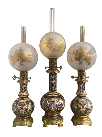 Đèn dầu Gien cổ.