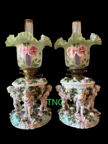 Cặp đèn dầu châu âu