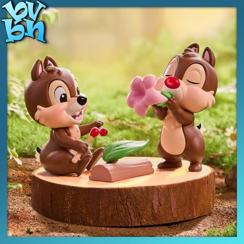 Disney Chip 'n' Dale Fun-loving Brothers Series Figure