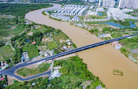 Cầu Long Đại khu Đông TPHCM trước khi chuẩn bị thông xe