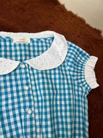 Áo sơ mi dáng croptop cổ sen họa tiết kẻ sọc xinh xắn-Gootik Fashion